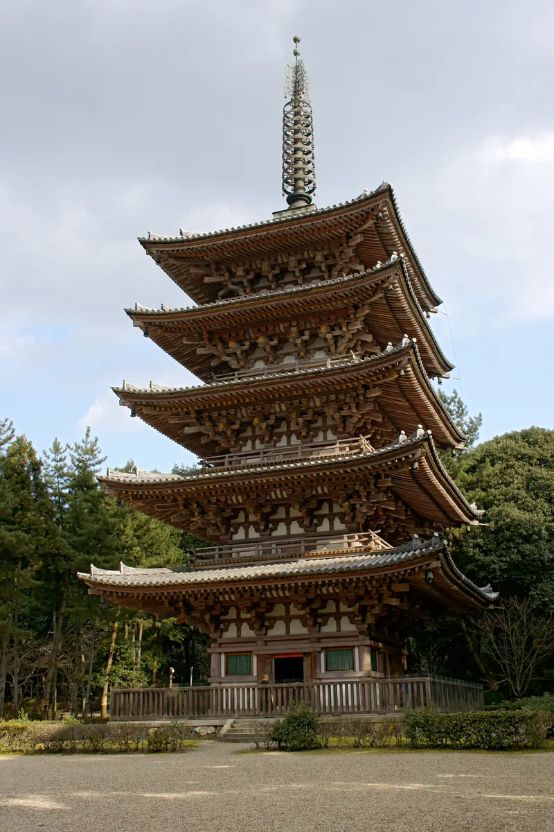 醍醐寺五重塔。国風美術の建築。