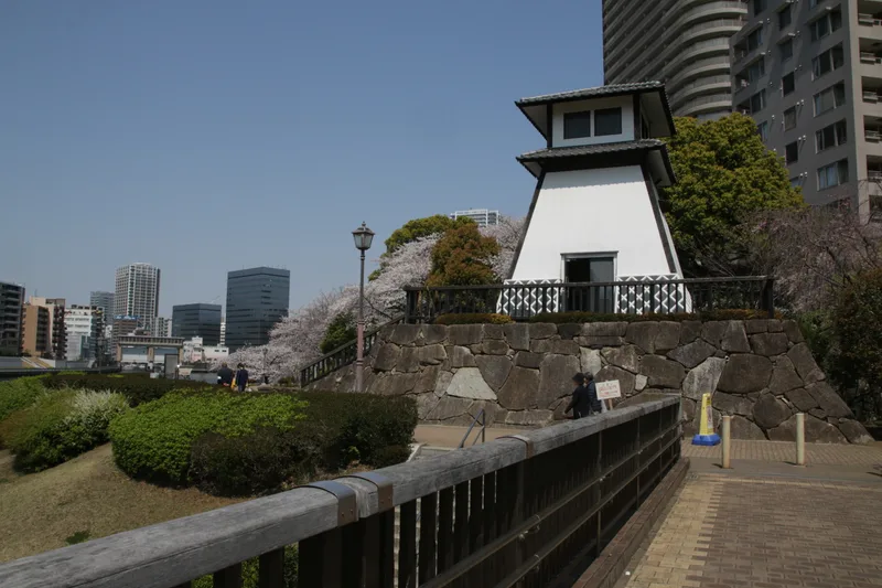 佃公園内に復元された石川島灯台（東京都中央区）
