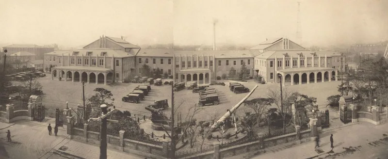 帝国議会の仮議事堂(第三次仮議事堂)を撮影した明治期の記録写真