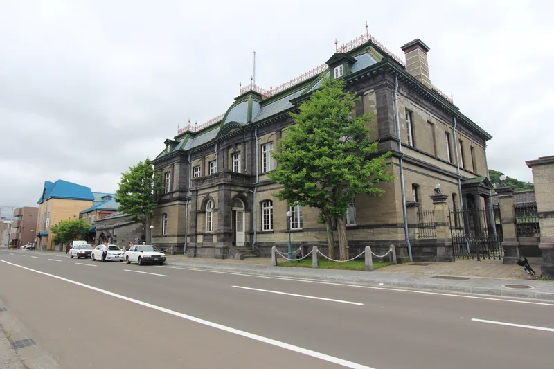 小樽運河近くに残る旧日本郵船小樽支店の建物
