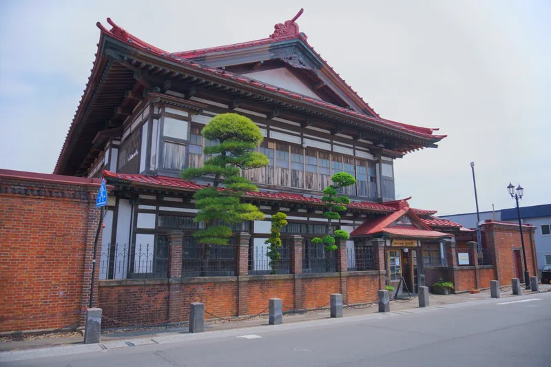 太宰治の生家を利用した記念館「斜陽館」（青森県五所川原市）