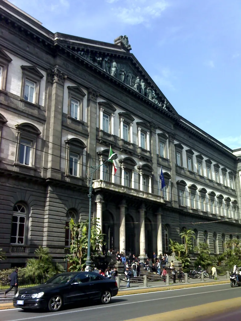 ナポリ大学
