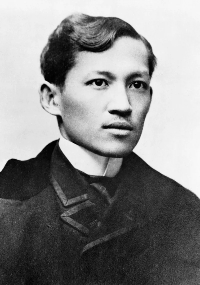 ホセ・リサール記念像