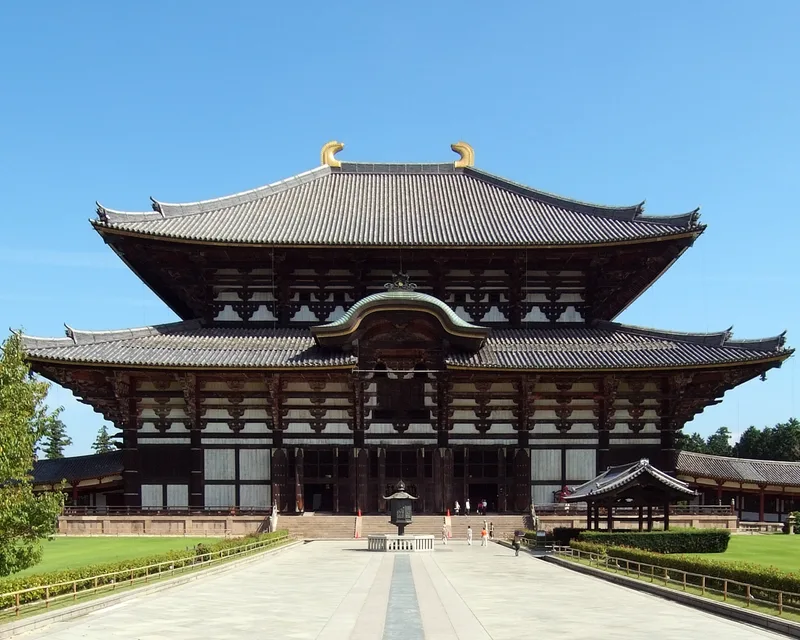 東大寺大仏殿。焼失した後1709年に再建された。元禄文化の建築。