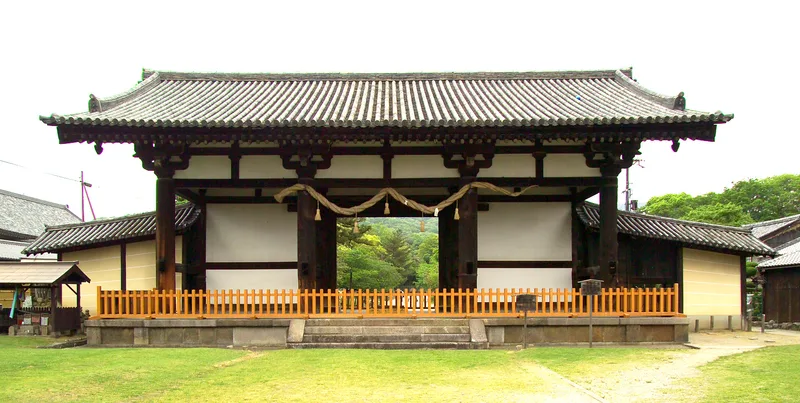 東大寺法転害門。天平文化の建築。
